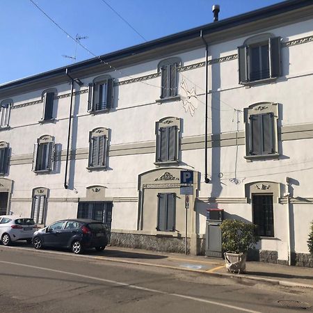 L' Appartamento Del Borgo - Parcheggio Riservato Pavia Exterior photo